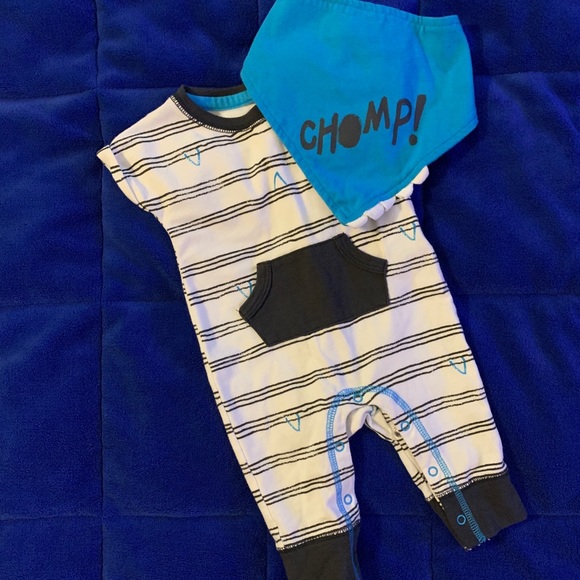 Shark Outfit - Picture 1 of 1